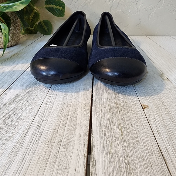 Pluggz Isis Navy Suede Ballet Flats NIB Size 6 - Picture 9 of 14